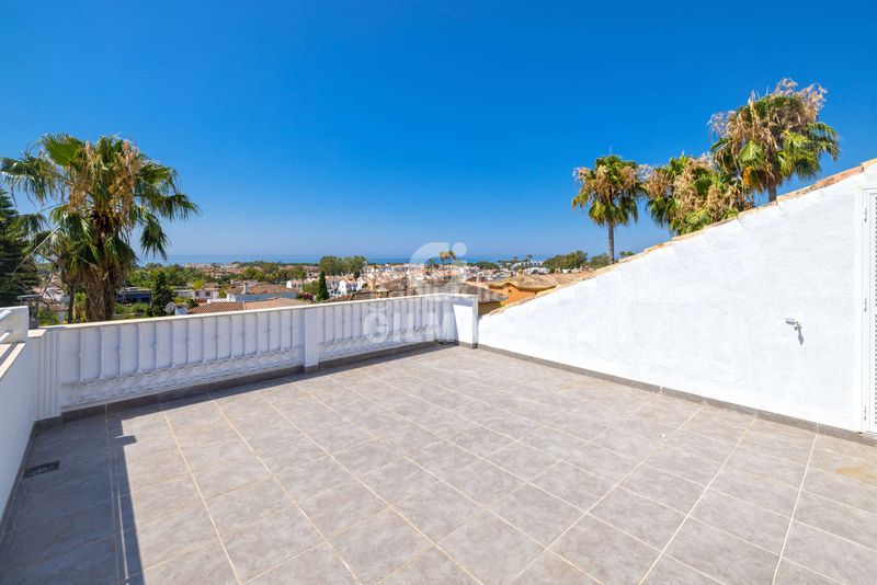 Foto 1dfae01e-b13f-47df-8b19-9a28c99e1fb7. Apartament amb calefacció aparcament piscina a Nueva Atalaya Estepona
