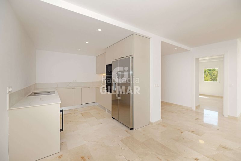 Foto 2ee66ca3-8fa0-46a1-a6ce-2453141d39a5. Apartament amb calefacció aparcament piscina a Nueva Atalaya Estepona