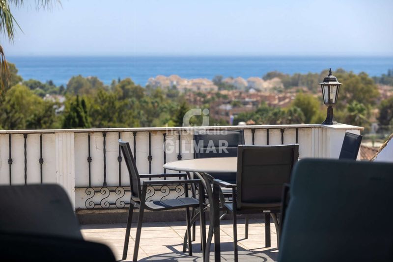 Foto 4506ca9d-5a1d-4c4b-becd-50053425fb97. Apartament amb calefacció aparcament piscina a Nueva Atalaya Estepona