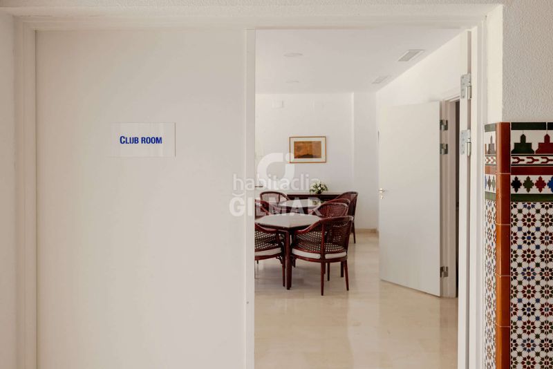 Foto 65a9d7f4-0b3b-495c-8ad0-b0b7554e02f8. Apartament amb calefacció aparcament piscina a Nueva Atalaya Estepona