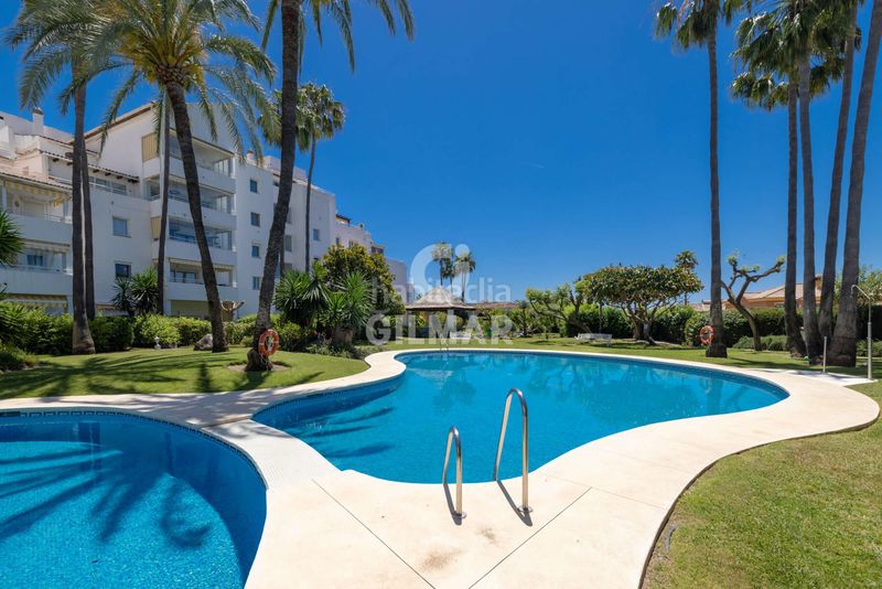 Foto 72462f78-97fc-495c-8b35-23c046b3a513. Apartament amb calefacció aparcament piscina a Nueva Atalaya Estepona