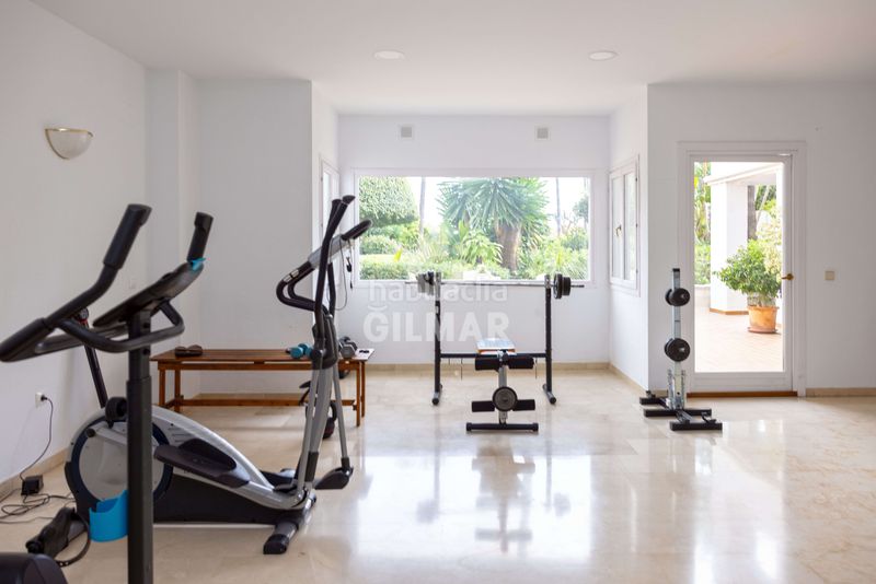 Foto 77242f99-f9f0-4a87-b475-e889a7bbff57. Apartament amb calefacció aparcament piscina a Nueva Atalaya Estepona