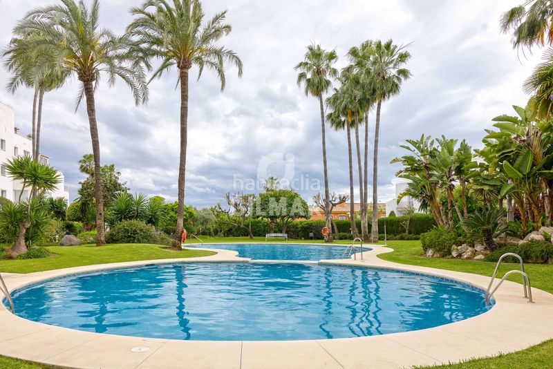 Foto a8789a73-cc3f-4904-9a32-5391fbaf7028. Apartament amb calefacció aparcament piscina a Nueva Atalaya Estepona