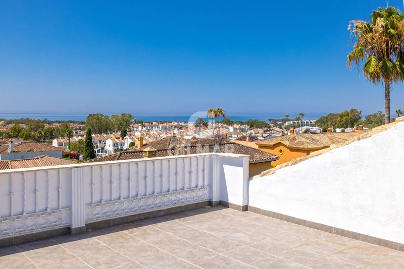 Foto bc82307c-d20e-40aa-bf36-ef46315197d0. Apartament amb calefacció aparcament piscina a Nueva Atalaya Estepona