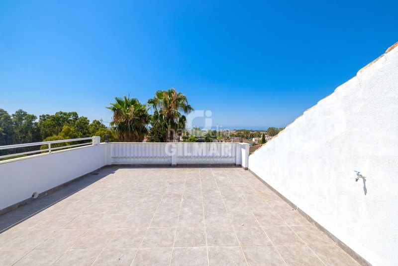 Foto d40609df-dba1-42fe-adea-0381e0f898a1. Apartament amb calefacció aparcament piscina a Nueva Atalaya Estepona
