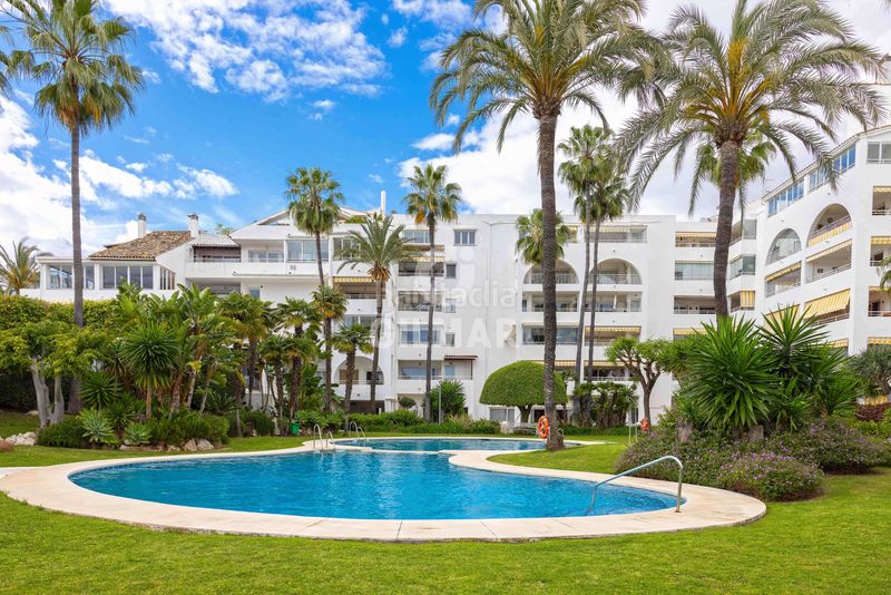Foto daf36ce4-758c-4afc-b8af-08b52d893f2e. Apartament amb calefacció aparcament piscina a Nueva Atalaya Estepona