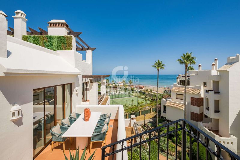 Foto fbaa2fa0-b664-44ae-b6f8-17d0131197e6. Àtic amb calefacció aparcament piscina a El Velerín Estepona