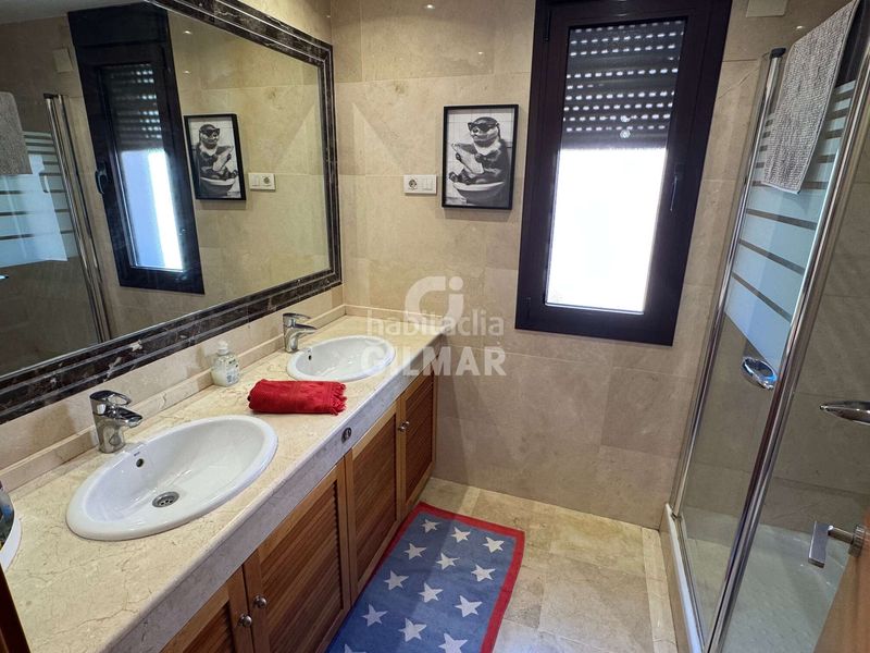 Foto e3b6c8f7-d00a-4be9-9763-3672cdc5e9cf. Casa adossada amb calefacció aparcament piscina a Estepona