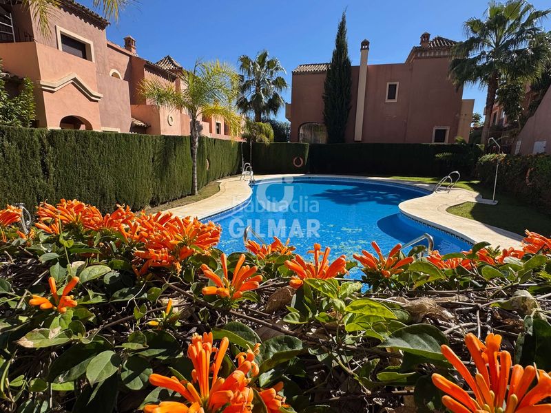 Foto ee486f06-6453-49be-9e08-17c161ada738. Casa adossada amb calefacció aparcament piscina a Estepona