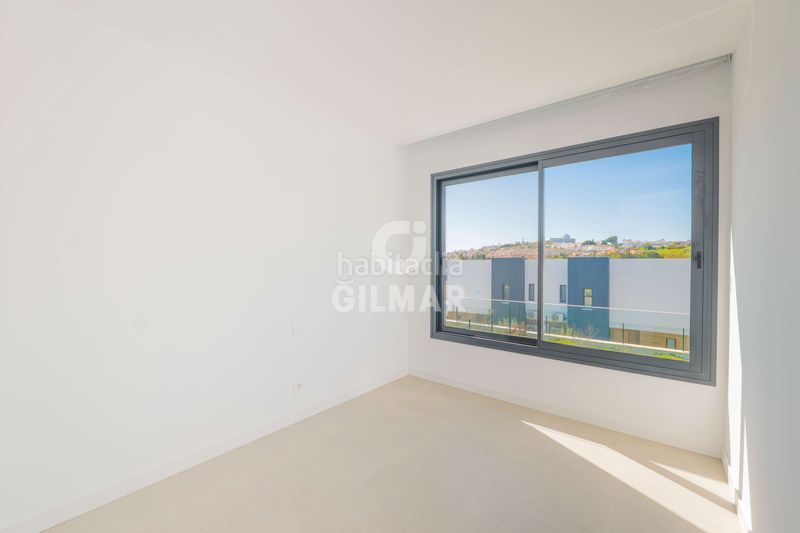 Foto 0596543a-193e-4bb3-9458-27aa214b5d20. Casa aparellada amb calefacció aparcament piscina a Estepona