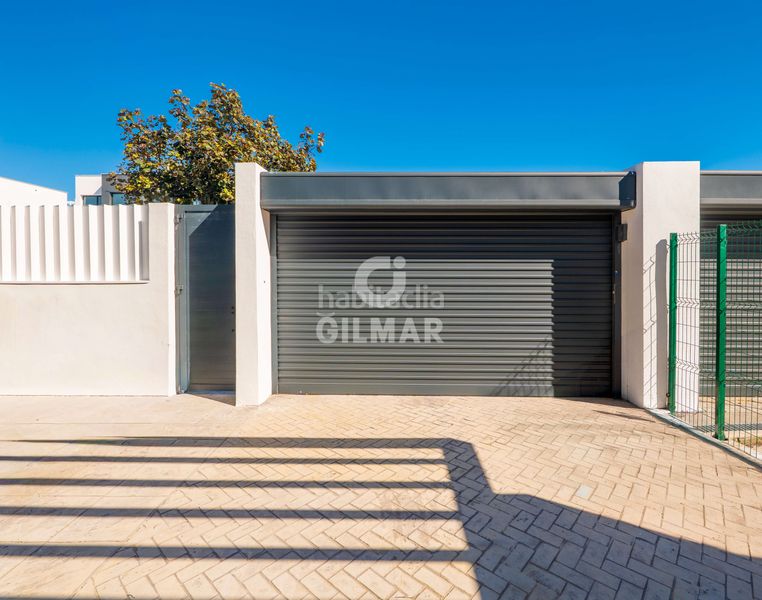 Foto 0b606f20-380e-4b00-a96b-df738de24553. Casa aparellada amb calefacció aparcament piscina a Estepona