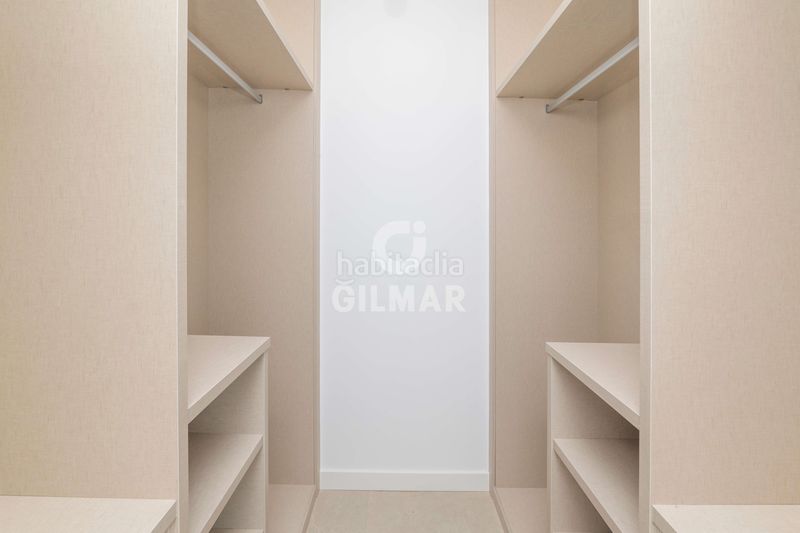 Foto 2592ed88-333b-4eaa-8104-17b209e5f60e. Casa aparellada amb calefacció aparcament piscina a Estepona