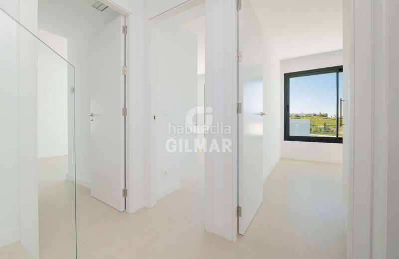 Foto 29461029-deca-45ca-87f8-6ae3df6d2f54. Casa aparellada amb calefacció aparcament piscina a Estepona