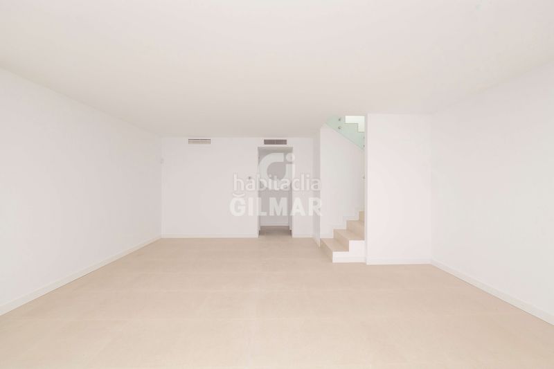 Foto 41c98296-3061-4773-87ac-bc1b64caffcc. Casa aparellada amb calefacció aparcament piscina a Estepona