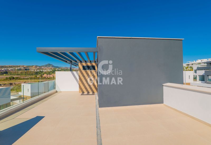 Foto 82b25912-9a9d-44d4-b74b-376b8cdd8808. Casa aparellada amb calefacció aparcament piscina a Estepona