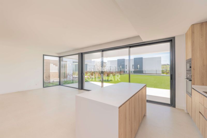 Foto a4882bd4-d47d-410e-b495-67a24772cc5f. Casa aparellada amb calefacció aparcament piscina a Estepona