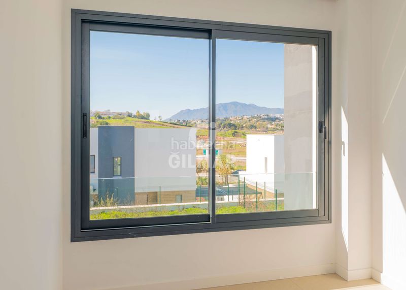 Foto b1a85cb6-0f5b-4a18-a034-9acebee720ac. Casa aparellada amb calefacció aparcament piscina a Estepona