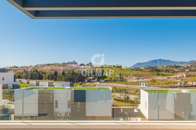 Foto c5bb2f3c-9af6-47dc-a302-e0a7033f04ca. Casa aparellada amb calefacció aparcament piscina a Estepona