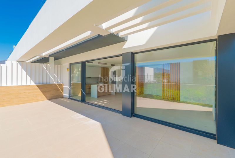 Foto cf79889a-5c9f-4b1e-b94e-3ac28371c540. Casa aparellada amb calefacció aparcament piscina a Estepona