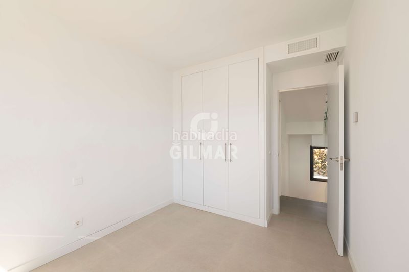 Foto d98552d8-fa80-49a5-aab7-2813a7134264. Casa aparellada amb calefacció aparcament piscina a Estepona