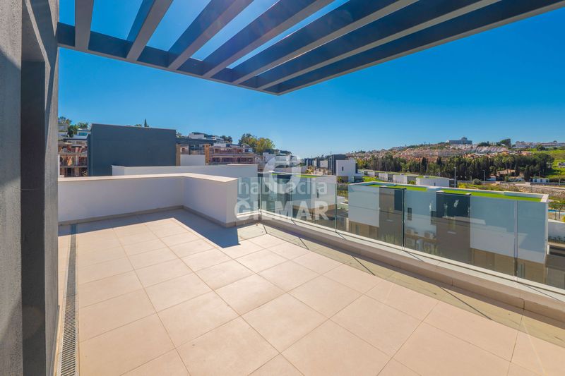 Foto e6d008c5-9526-4ef4-84fc-cf857cc4b3b5. Casa aparellada amb calefacció aparcament piscina a Estepona