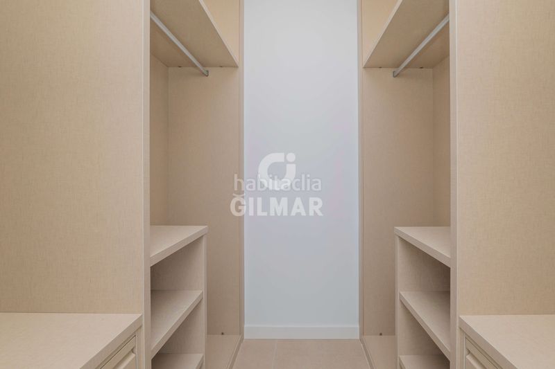 Foto 0772b89d-4aa0-49cb-83fd-aeef7cbc6ed7. Casa aparellada amb calefacció aparcament piscina a Estepona