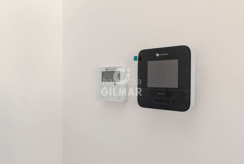 Foto 16a27d67-472a-4a1c-b707-23467a11aeb2. Casa aparellada amb calefacció aparcament piscina a Estepona