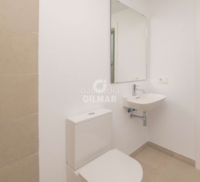 Foto 4ef95528-b1bf-47c4-8aa2-0a407900595d. Casa aparellada amb calefacció aparcament piscina a Estepona