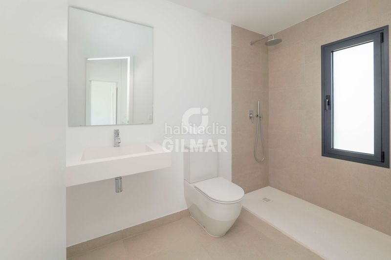 Foto 513868de-bfac-41a0-99ff-c2ba8caaa9d6. Casa aparellada amb calefacció aparcament piscina a Estepona