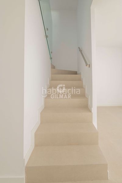 Foto 982dca9b-e866-4da8-8c59-b1f6ddb149c3. Casa aparellada amb calefacció aparcament piscina a Estepona