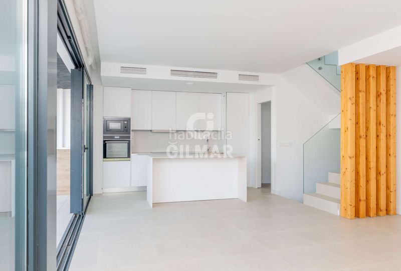 Foto cf167d63-2754-45fa-988f-104e92ac71f5. Casa aparellada amb calefacció aparcament piscina a Estepona