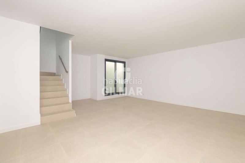 Foto e32f4ec4-adc5-46dc-a732-6ee1ae056e0e. Casa aparellada amb calefacció aparcament piscina a Estepona