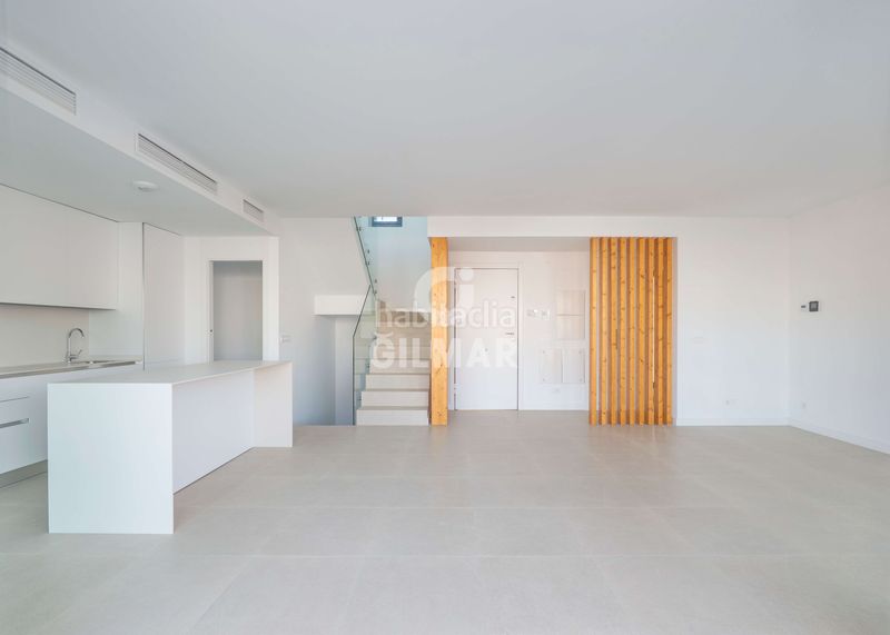 Foto e5ed045f-3653-47bd-b314-23c85f7fecc2. Casa aparellada amb calefacció aparcament piscina a Estepona