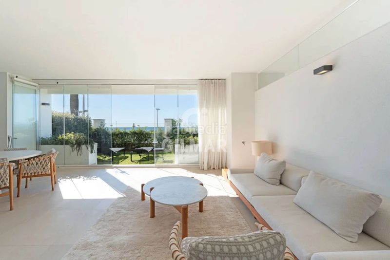 Foto 7aefdc78-a209-4729-87b0-8b0d80451236. Apartament amb calefacció aparcament piscina a puerto de Estepona Estepona