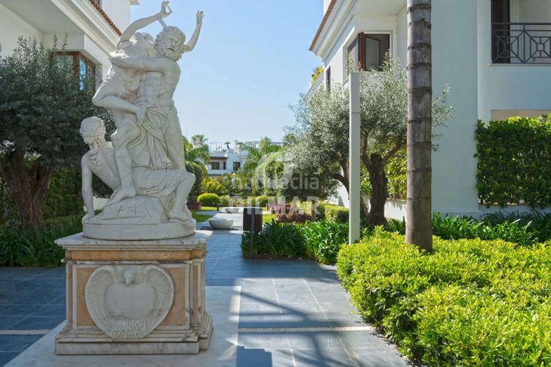 Foto f4881a28-a9de-42d5-b100-abd9e512caf7. Apartament amb calefacció aparcament piscina a puerto de Estepona Estepona