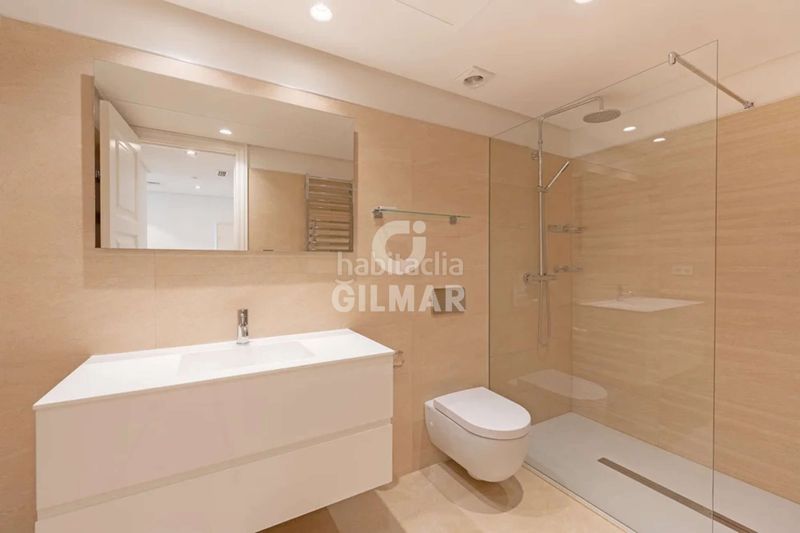 Foto f638e18b-ebcc-4cad-8b89-95bfc08a53ec. Apartament amb calefacció aparcament piscina a puerto de Estepona Estepona