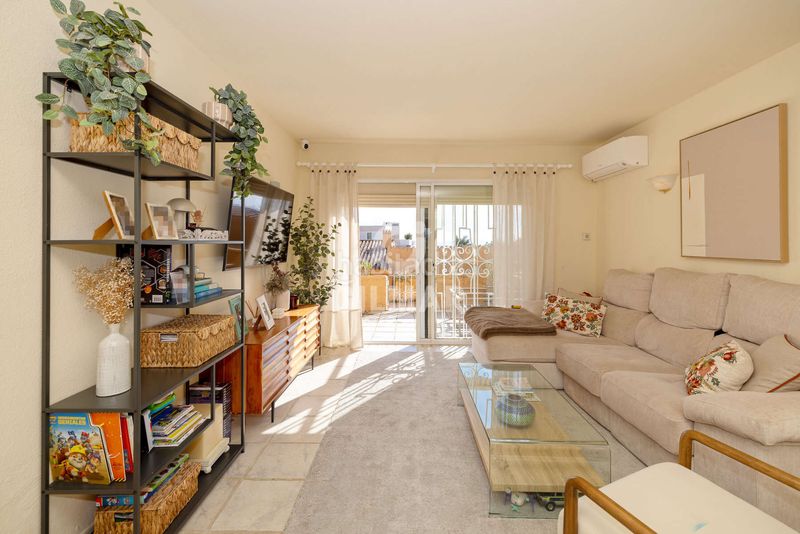 Foto 0a4e81b0-6ab6-48ec-9e07-b47658c630f1. Casa adossada a puerto de Estepona Estepona