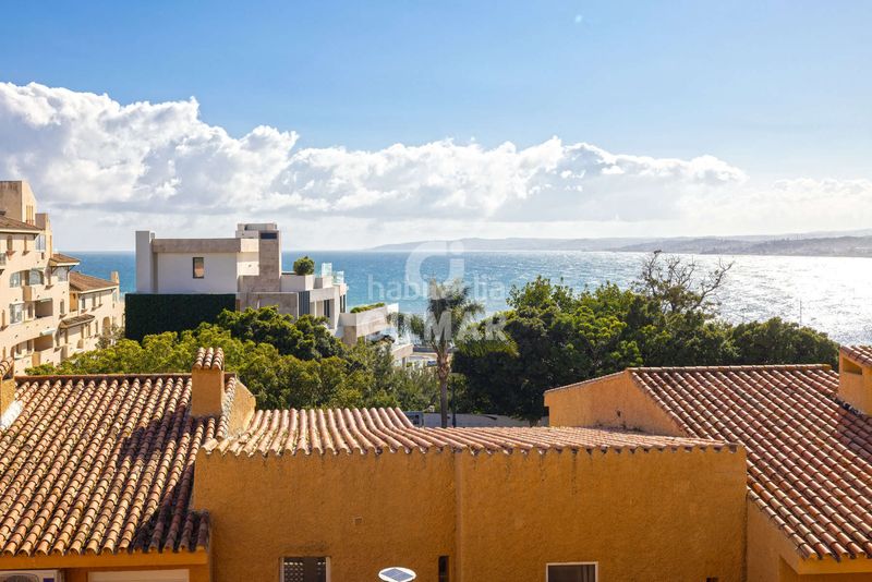 Foto 14cffdd8-a714-40af-b036-72b0d5e85435. Casa adossada a puerto de Estepona Estepona
