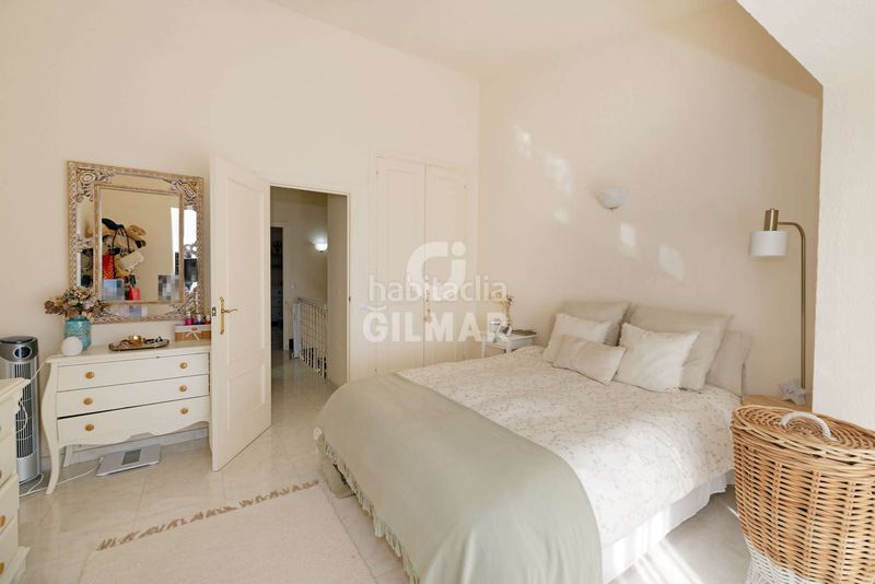 Foto 240f4b27-6b54-440a-9ff6-e0f243565fc3. Casa adossada a puerto de Estepona Estepona