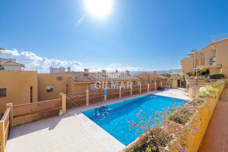 Foto eed5450e-9e15-4ac4-aee2-28c43b0fc769. Casa adossada a puerto de Estepona Estepona
