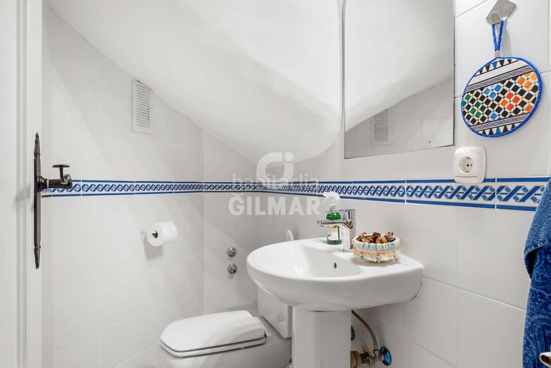 Foto 020d6965-f207-4acd-87d3-76866e7374de. Casa aparellada amb calefacció aparcament piscina a Estepona