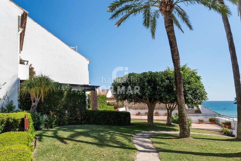 Foto 0e40c9fb-9eec-41aa-9048-ff8f72f61985. Casa aparellada amb calefacció aparcament piscina a Estepona
