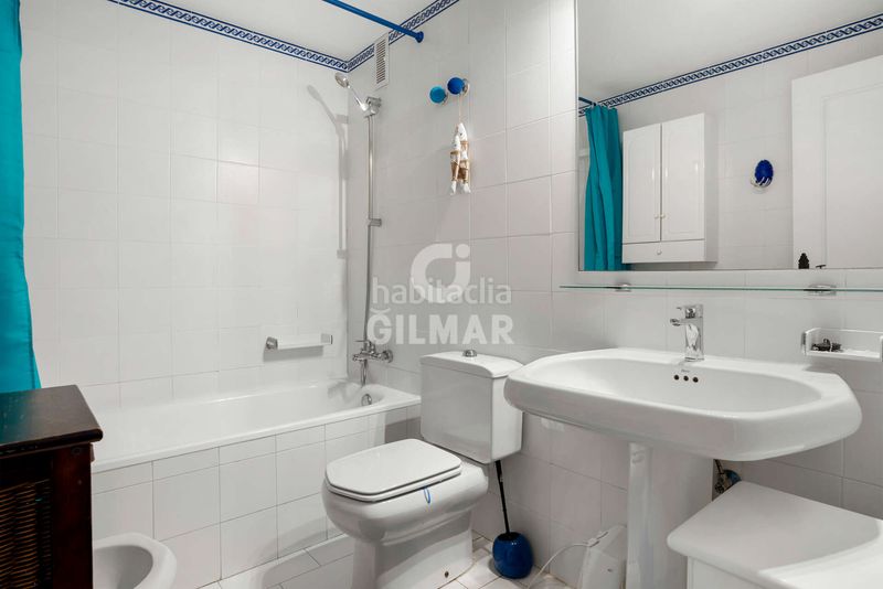 Foto 3df3820c-6c2d-4423-bfbf-46ade6196365. Casa aparellada amb calefacció aparcament piscina a Estepona