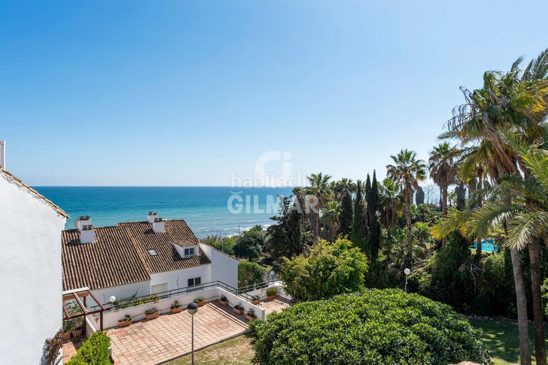 Foto 8a12d96f-f5d7-4e80-8c98-c0240a47b06c. Casa aparellada amb calefacció aparcament piscina a Estepona