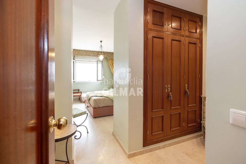 Foto 431d8eea-b29b-4fdc-83b5-4ffde759a136. Apartament amb calefacció aparcament piscina a puerto de Estepona Estepona