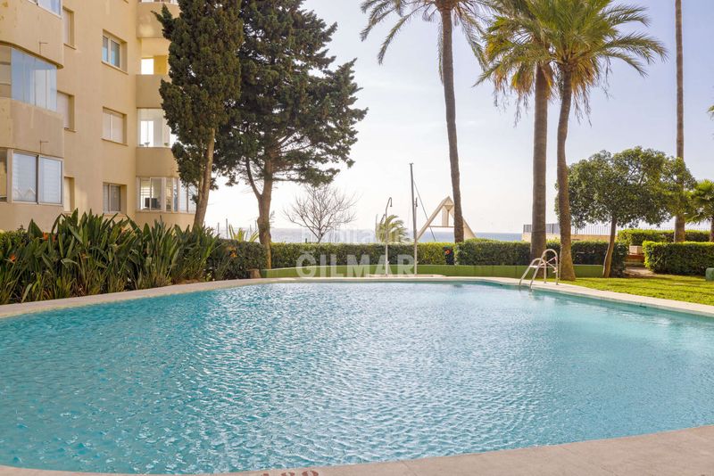 Foto 9fc154b3-e207-4e1d-ba09-46824d8474b8. Apartament amb calefacció aparcament piscina a puerto de Estepona Estepona