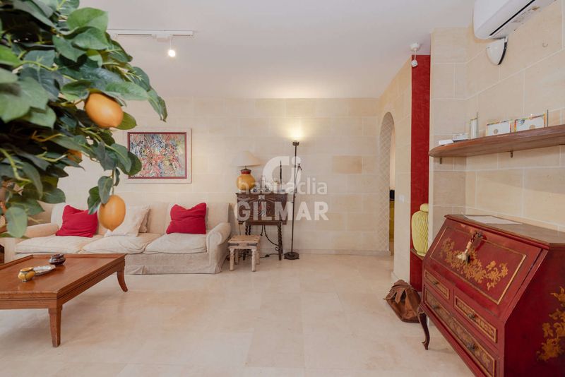 Foto a77a3cfe-af6a-4c24-845e-472036db946a. Apartament amb calefacció aparcament piscina a puerto de Estepona Estepona