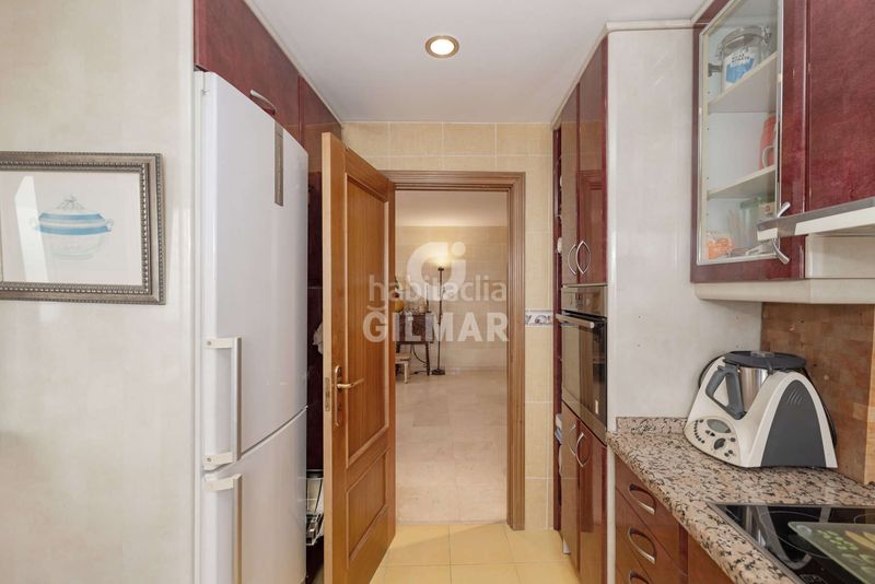 Foto b7471df5-2011-4d76-ae3b-c0fcf84c78be. Apartament amb calefacció aparcament piscina a puerto de Estepona Estepona