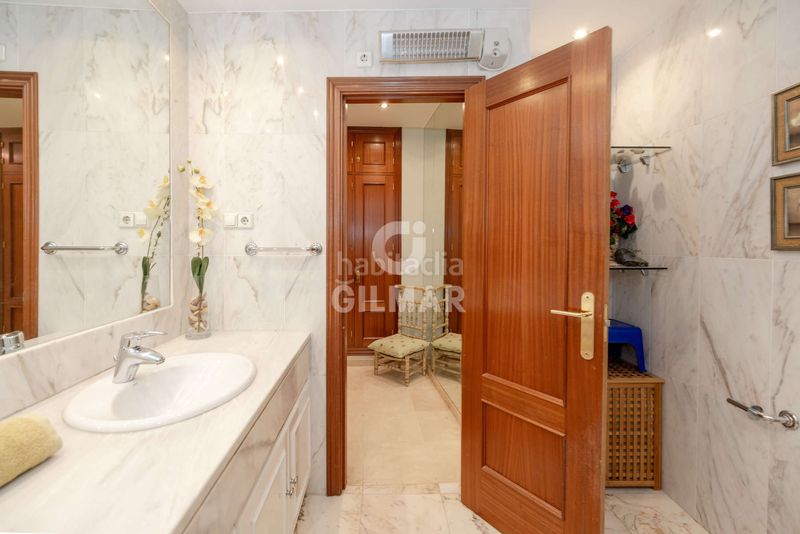 Foto dfcf5a7a-f3c7-4fe2-a877-35fa034a37fa. Apartament amb calefacció aparcament piscina a puerto de Estepona Estepona