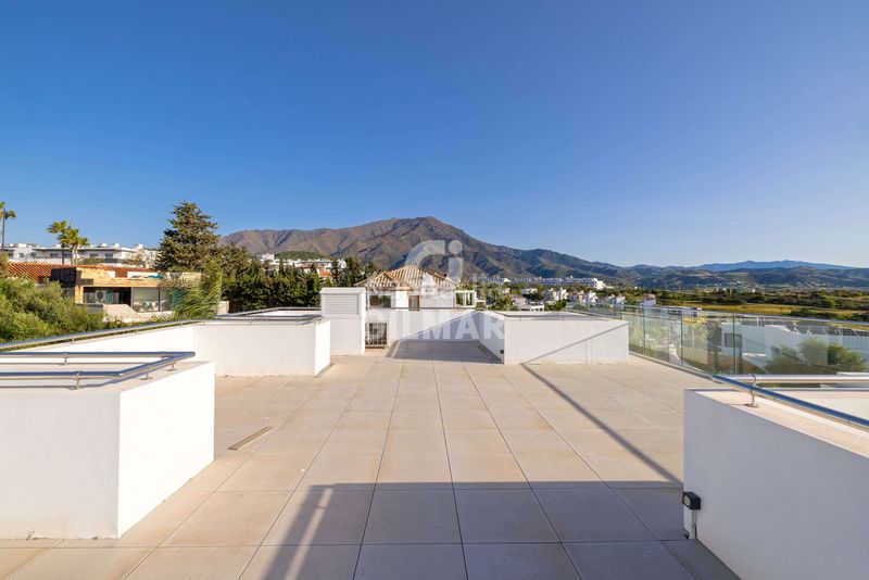 Foto edf28ced-a3d4-4b53-9fa8-b96f95d35f3d. Xalet amb calefacció piscina a Valle Romano Golf Estepona
